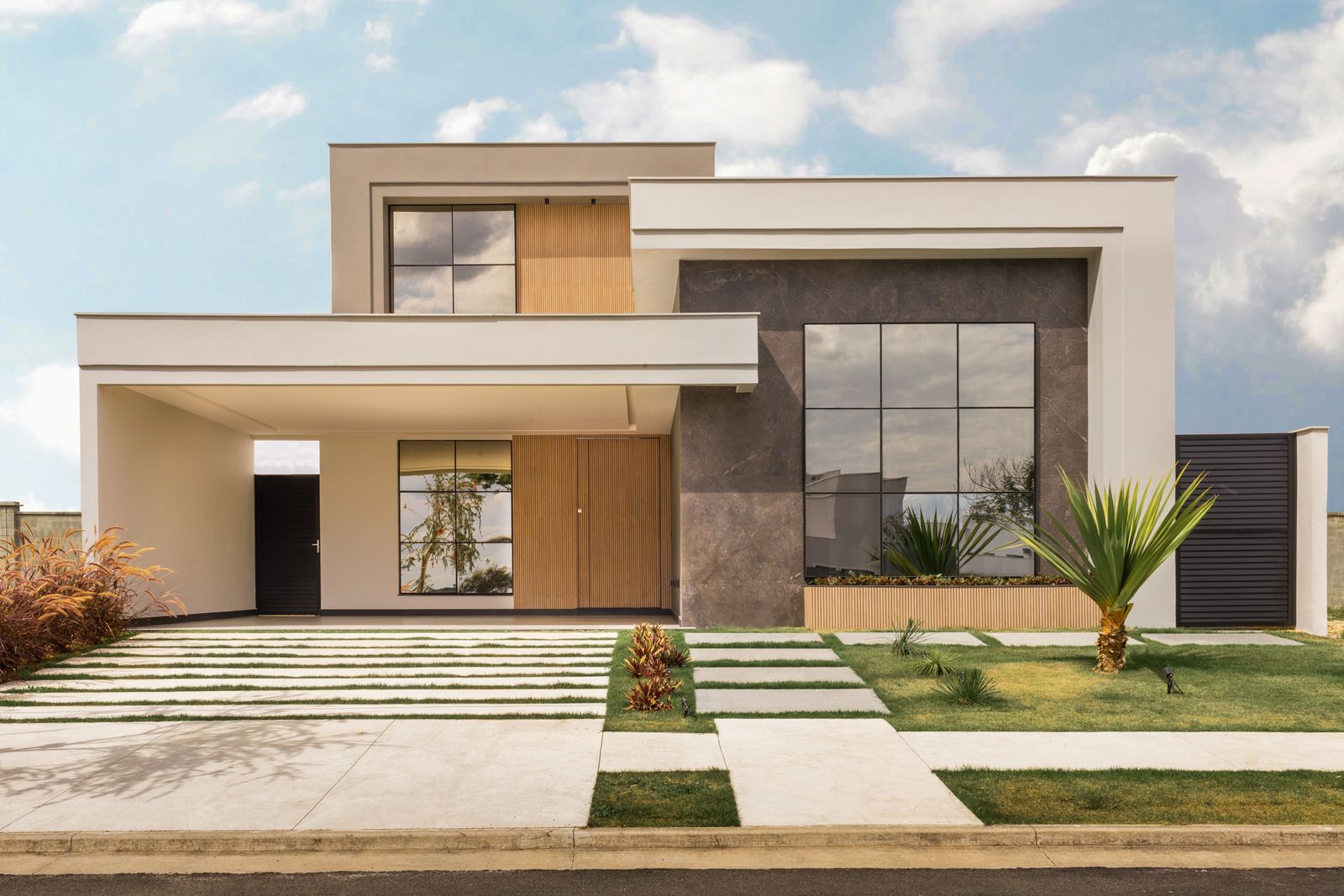 Jendela lengkung minimalis rumah modern